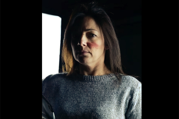 Un frame del video realizzato da Airoh contro la violenza sulle donne