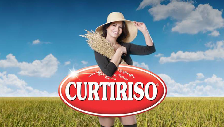 Un'immagine del nuovo spot Curtiriso con Laura Torrisi