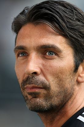 gigi buffon age