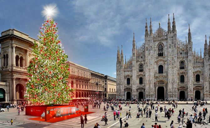 Albero Di Natale Heineken.Initiative Celebra Il Natale Pandora Dall Albero Joy A Milano A Una Campagna In Tv E Online