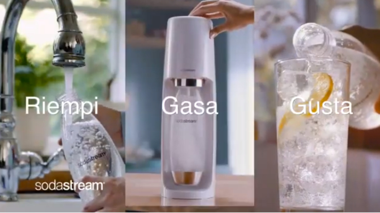 Un frame del nuovo spot Sodastream