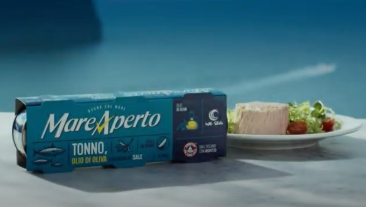 Un'immagine del nuovo spot Mare Aperto