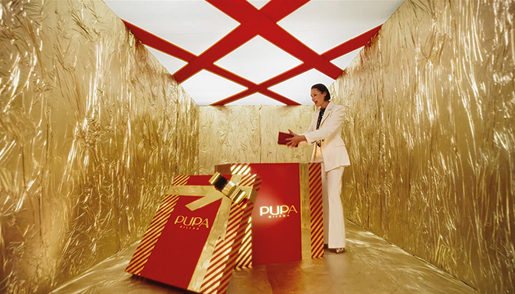 Un'immagine dello spot di Pupa per il Natale 2021