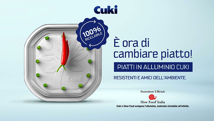 Un frame del nuovo spot tv Cuki per i nuovi piatti in alluminio