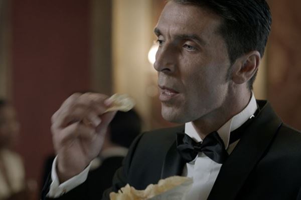 gigi-buffon-amica-chips_319557.jpg