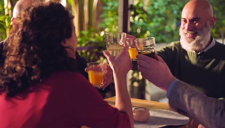 Un'immagine del nuovo spot Lysoform