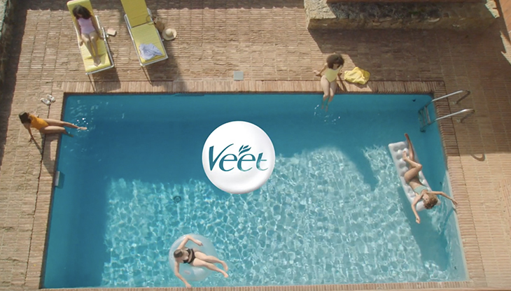 Il nuovo spot Veet sensibilizza sulla body hair positivity