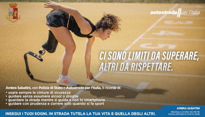Un'immagine della nuova campagna di Autostrade per l'Italia con Ambra Sabatini