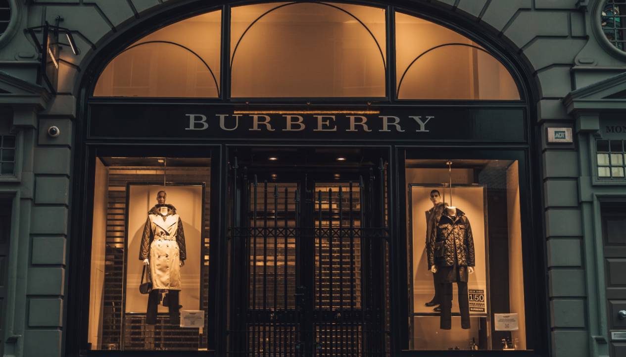 Foto di Joshua Lawrence su Unsplash 