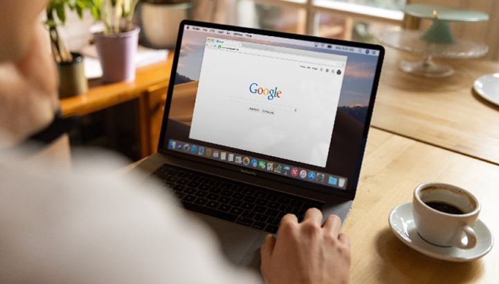 Foto di Firmbee.com su Unsplash