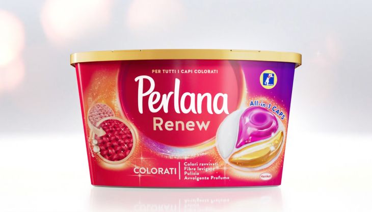 Perlana torna in tv dopo 6 anni per il lancio di Renew Caps (1).jpg