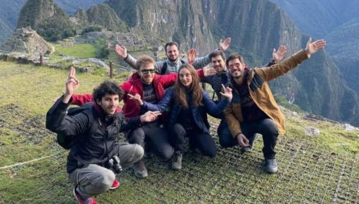 WeRoad insieme a Bending Spoons per il company retreat e una campagna OOH.jpg