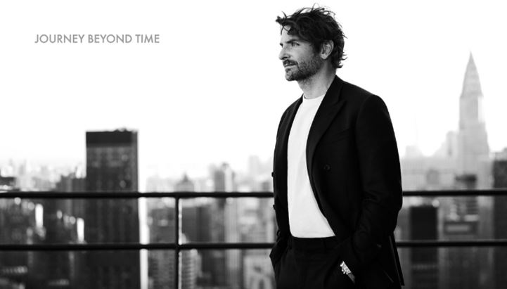 Bradley Cooper è il nuovo volto di Luis Vuitton per l'orologio Tambour Twenty