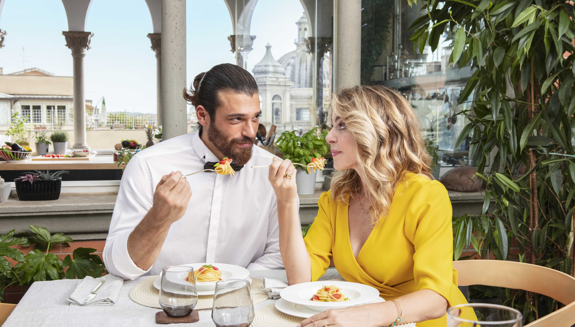 claudia-gerini-can-yaman-dececco-spot.jpg