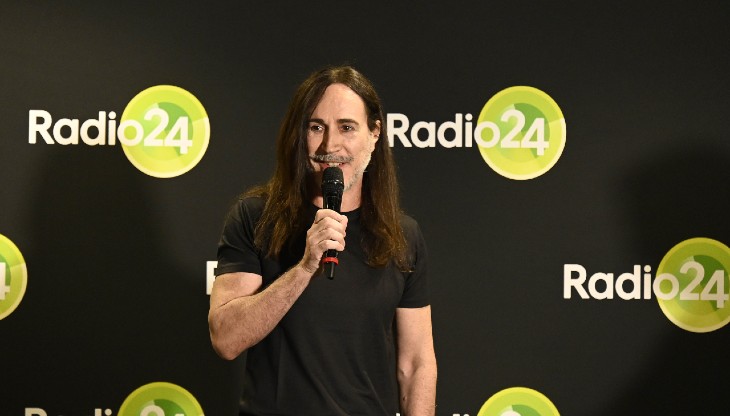 Manuel Agnelli approda su Radio 24 con la trasmissione 'Leoni per Agnelli'