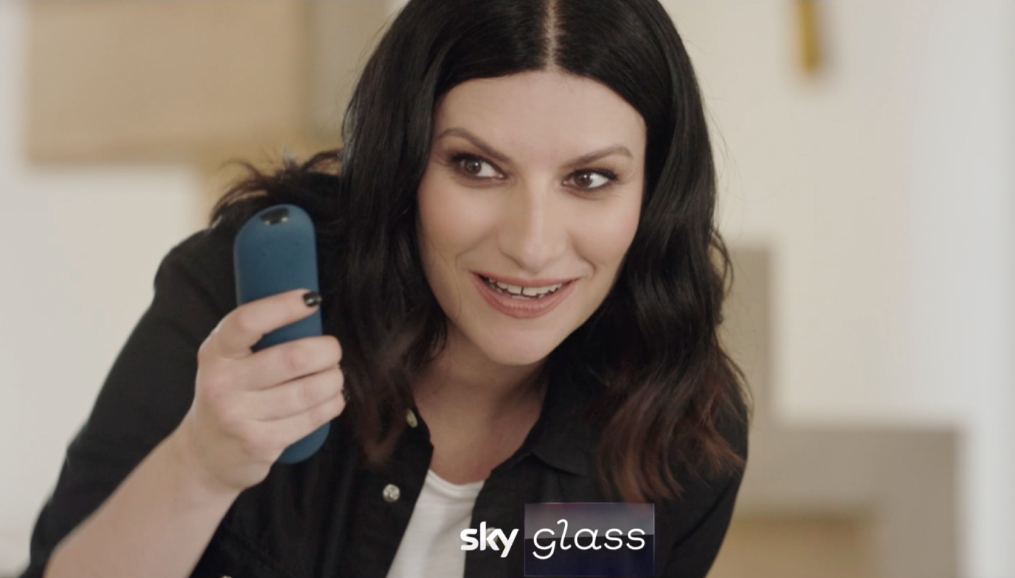 sky-glass-spot-laura-pausini.jpg