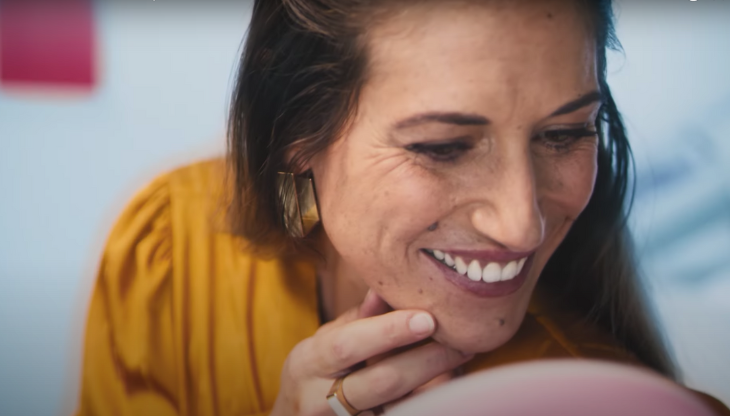 Un frame del nuovo spot di Primo Caredent Group "Il Viaggio"
