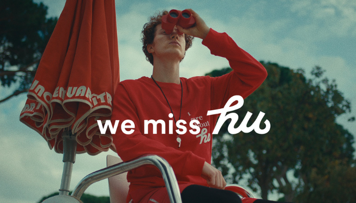  Un frame dello spot “We miss you, we miss hu”