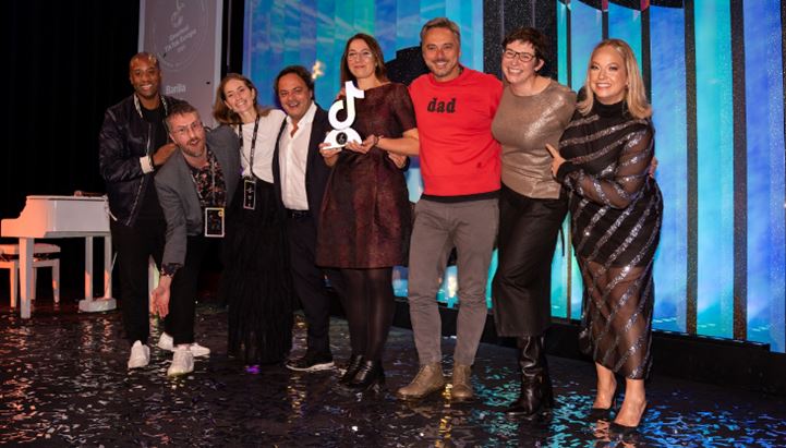 Il team di Barilla durante la premiazione TikTok Ad Awards Grand Prix 