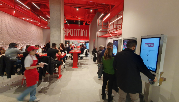 Un'immagine della nuova pizzeria Spontini all'interno del Merlata Bloom a Milano