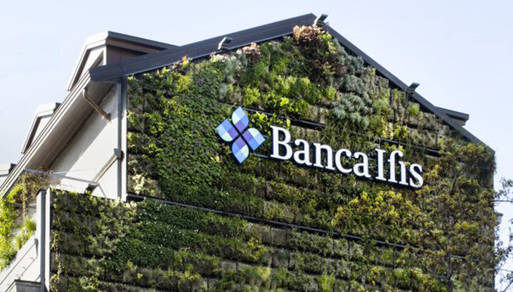 banca-ifis-green-wall.jpg