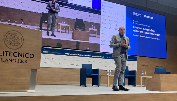 Giuliano Noci apre il convegno. Credit foto: @Osserv_Digital (Twitter.com)