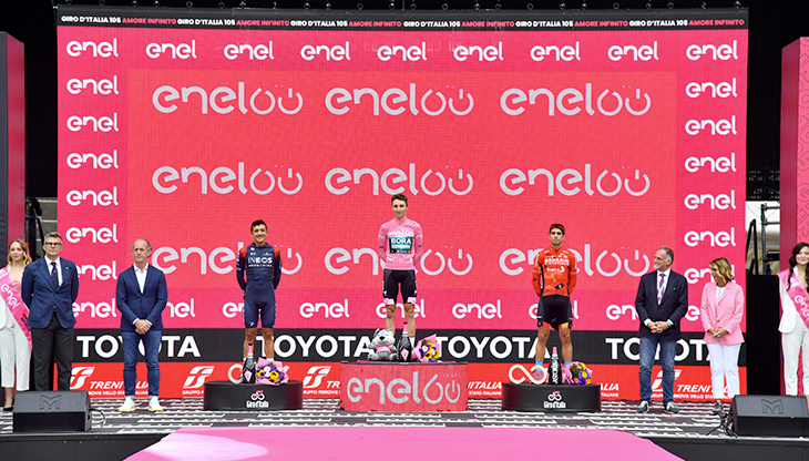Il podio dell'edizione 2022 del Giro d'Italia 