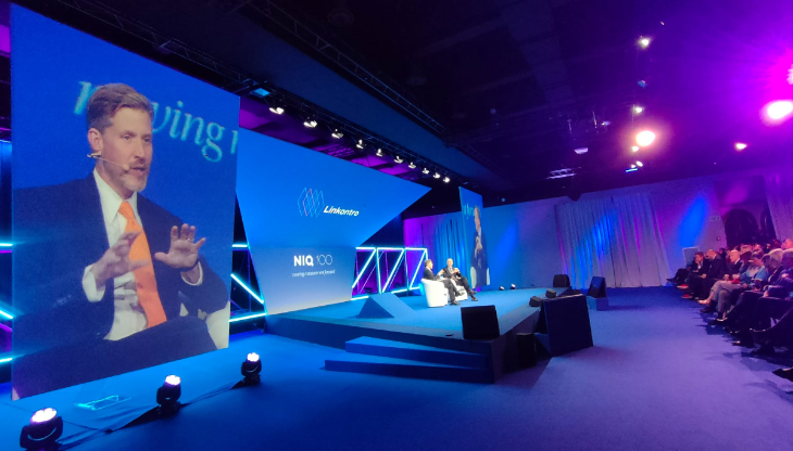 Alex Ross sul palco de Linkontro