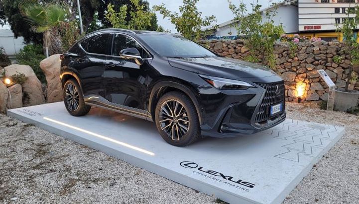 lexus.jpg