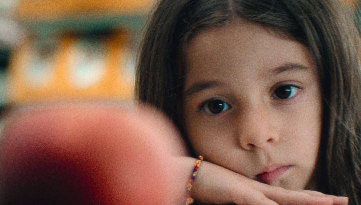 Un'immagine dello spot "Pesca" di Esselunga