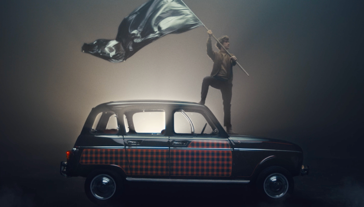 Renault4-spot.jpg