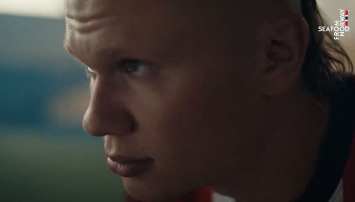 Erling Haaland nello spot del Norwegian Seafood Council