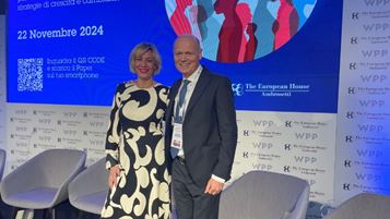 Simona Maggini con Massimo Bedusci al Forum WPP - Ambrosetti