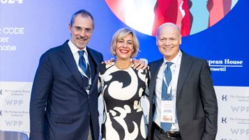 Da sinistra: Valerio De Molli (Managing Partner & CEO, The European House – Ambrosetti) con Simona Maggini e Massimo Beduschi di WPP