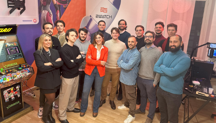 Il team di 2Watch. Al centro, Fabrizio Perrone
