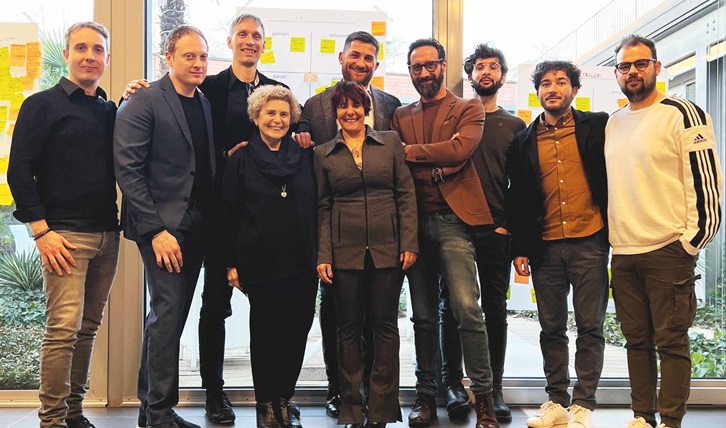 Da sinistra verso destra: De Gaetano, Chiappini, Michael Vittori, Rodella, Sciolti, Rabbito, Baracchi, Giraldo. Le due donne, da sinistra verso destra, sono Myriam Ines Giangiacomo e Daniela Cadeddu