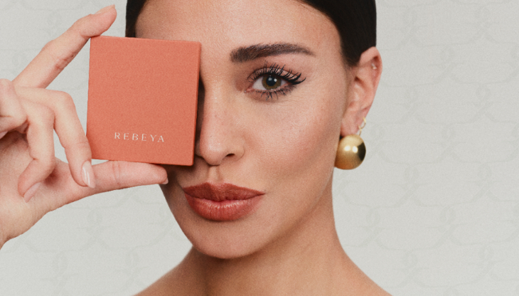 Belén entra nel beauty con il brand Rebeya