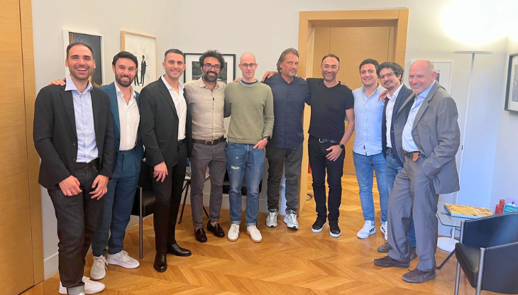 da destra: Michele Legnaioli (Webravo), Ugo Vespier (Booncy), Alessio Olivieri (Booncy), Alessandro Sordi (Nana Bianca), Paolo Barberis (Nana Bianca), Alberto Baggio (Booncy), Massimiliano Mancini (Booncy), Marco Farnararo (Webravo), Claudio Veratti (Webravo)