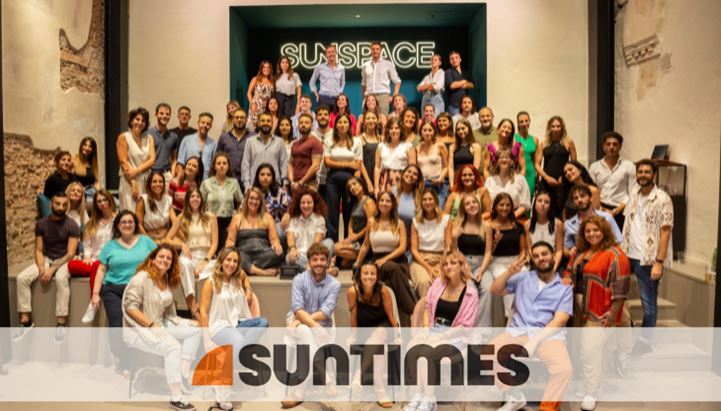 Nella foto: il team di Suntimes