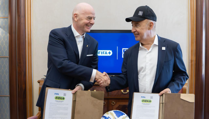 Gianni Infantino, presidente della Fifa, e Sir Len Blavatnik, il patron di Dazn