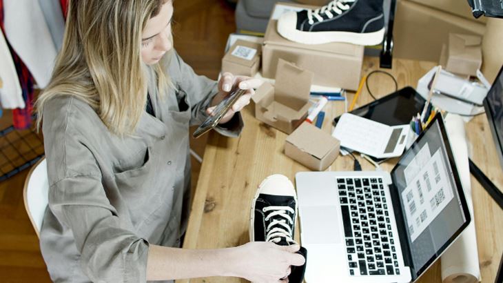 Accelera l'uso dell'AI nelle PMI (foto di Kampus Productions via Pexels.com)