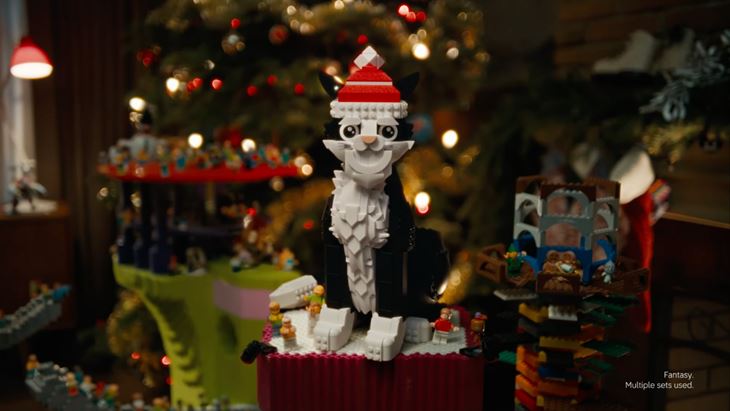 Cataclaus, il gatto natalizio protagonista della nuova campagna Lego