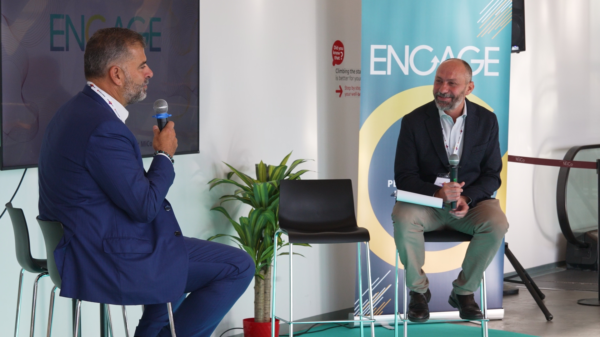 Da sinistra: Davide Arduini con il direttore di Engage, Simone Freddi