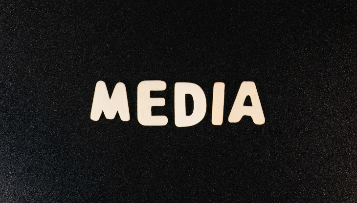 Foto di Hakim Menikh su Unsplash