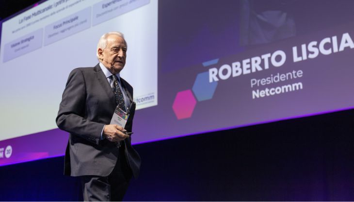 Roberto Liscia durante la plenaria del Netcomm Forum