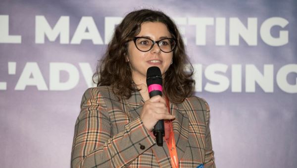 Arianna Mennuti di Trudi ritira il GA4 Award vinto grazie al caso studio di successo con Tag Manager Italia
