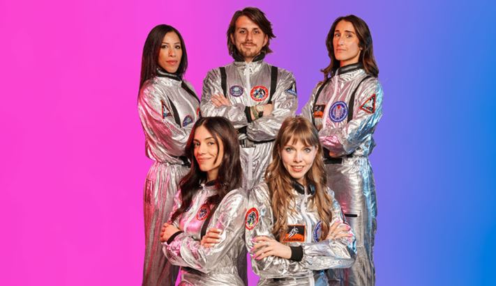 Da sinistra: Oyemi Akeko, Alessandro Sgobba, Giulia Meazza, Martina Celata e Elisa Luini