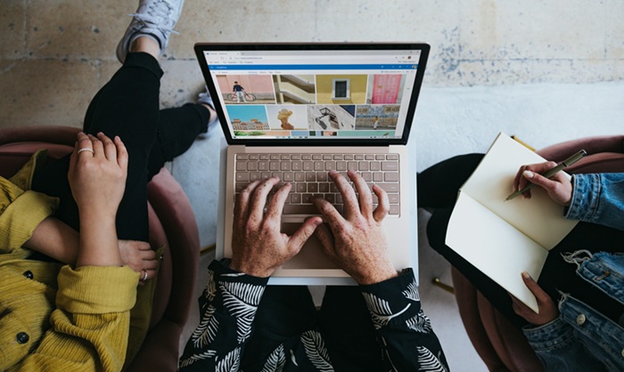 Foto di Windows su Unsplash