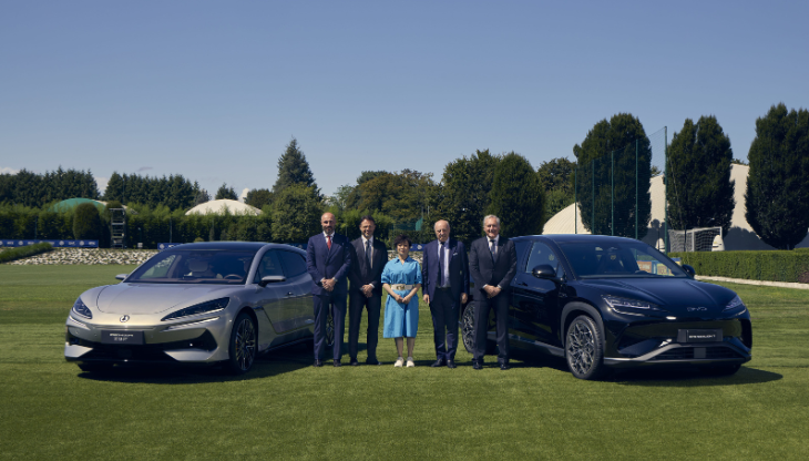 Insieme il management di BYD e FC Internazionale Milano: da sinistra, Alessandro Grosso, Giorgio Ricci, Stella Li, Giuseppe Marotta e Alfredo Altavilla