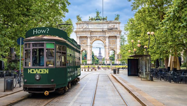 Un tram milanese brandizzato Howden
